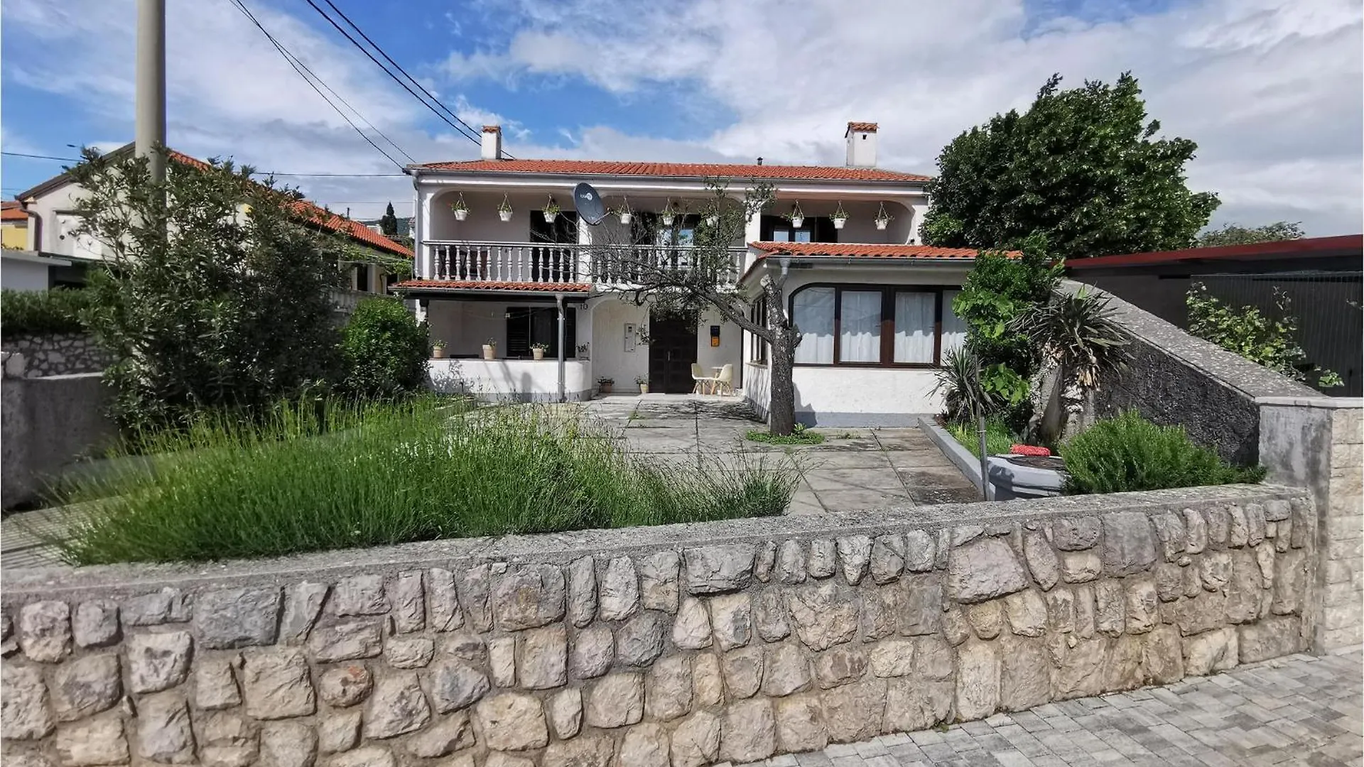 Lovely Apartment In Jadranovo With Wifi location