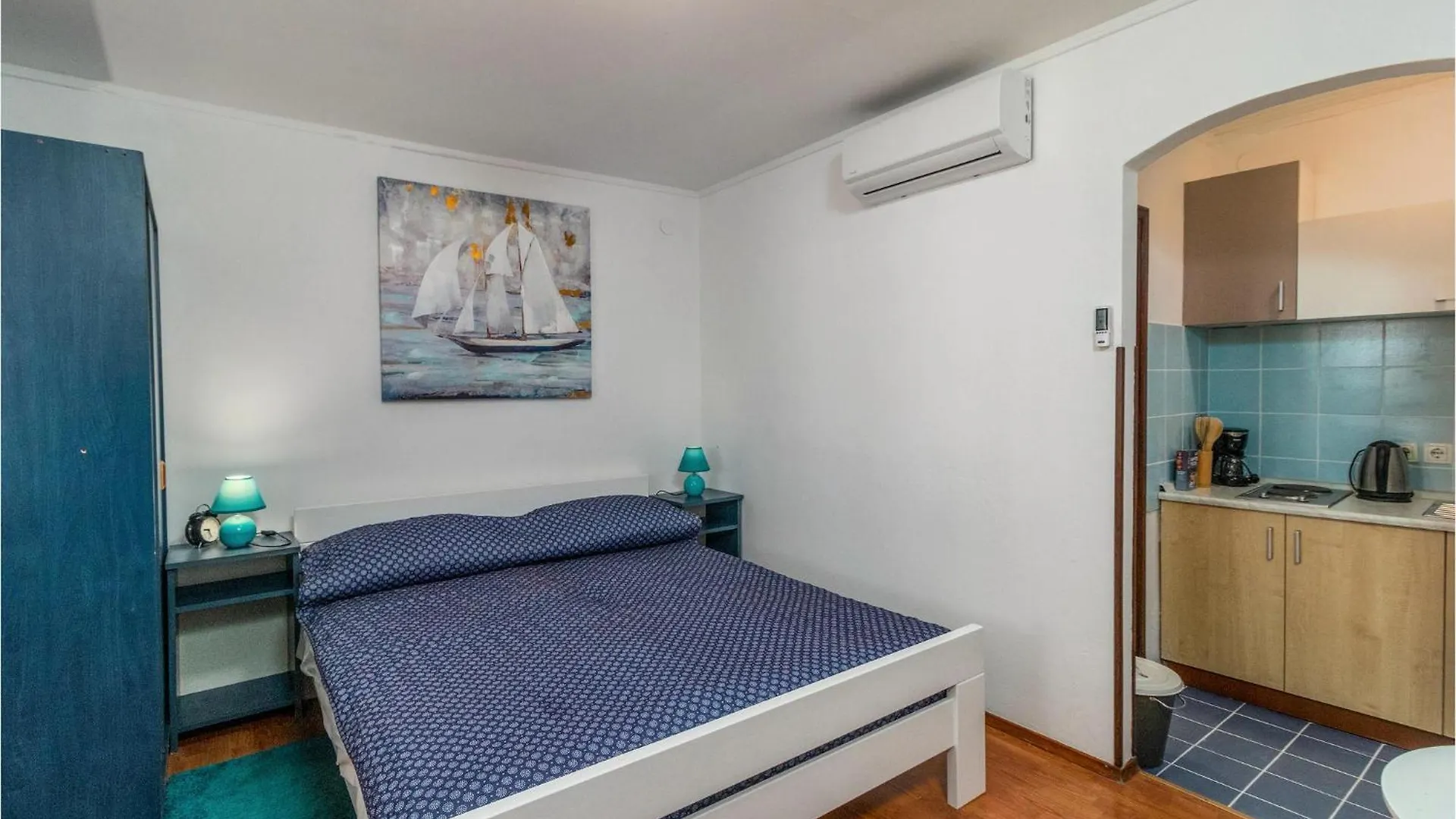 Lovely Apartment In Jadranovo With Wifi